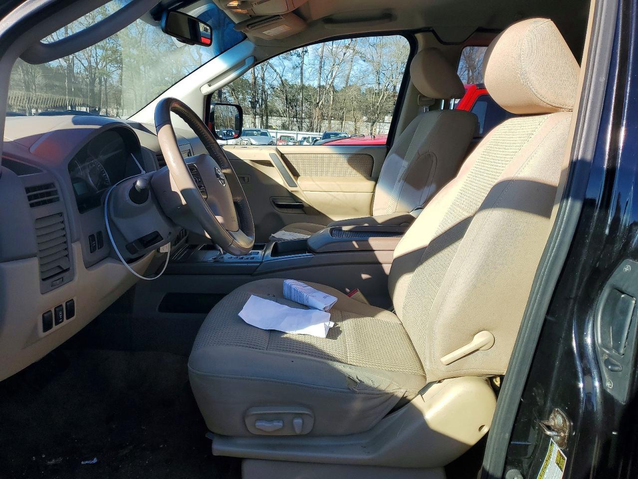 2011 Nissan Titan s