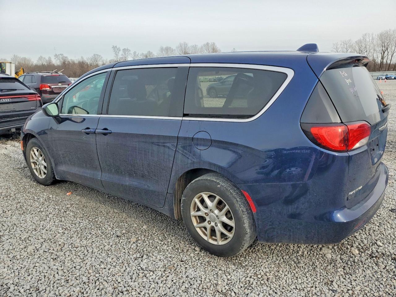2017 Chrysler Pacifica lx