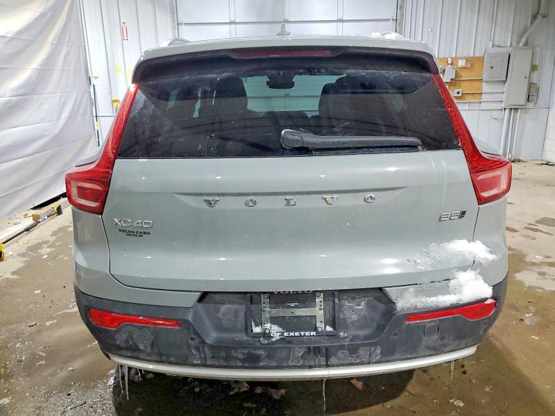 2025 Volvo Xc40 Core