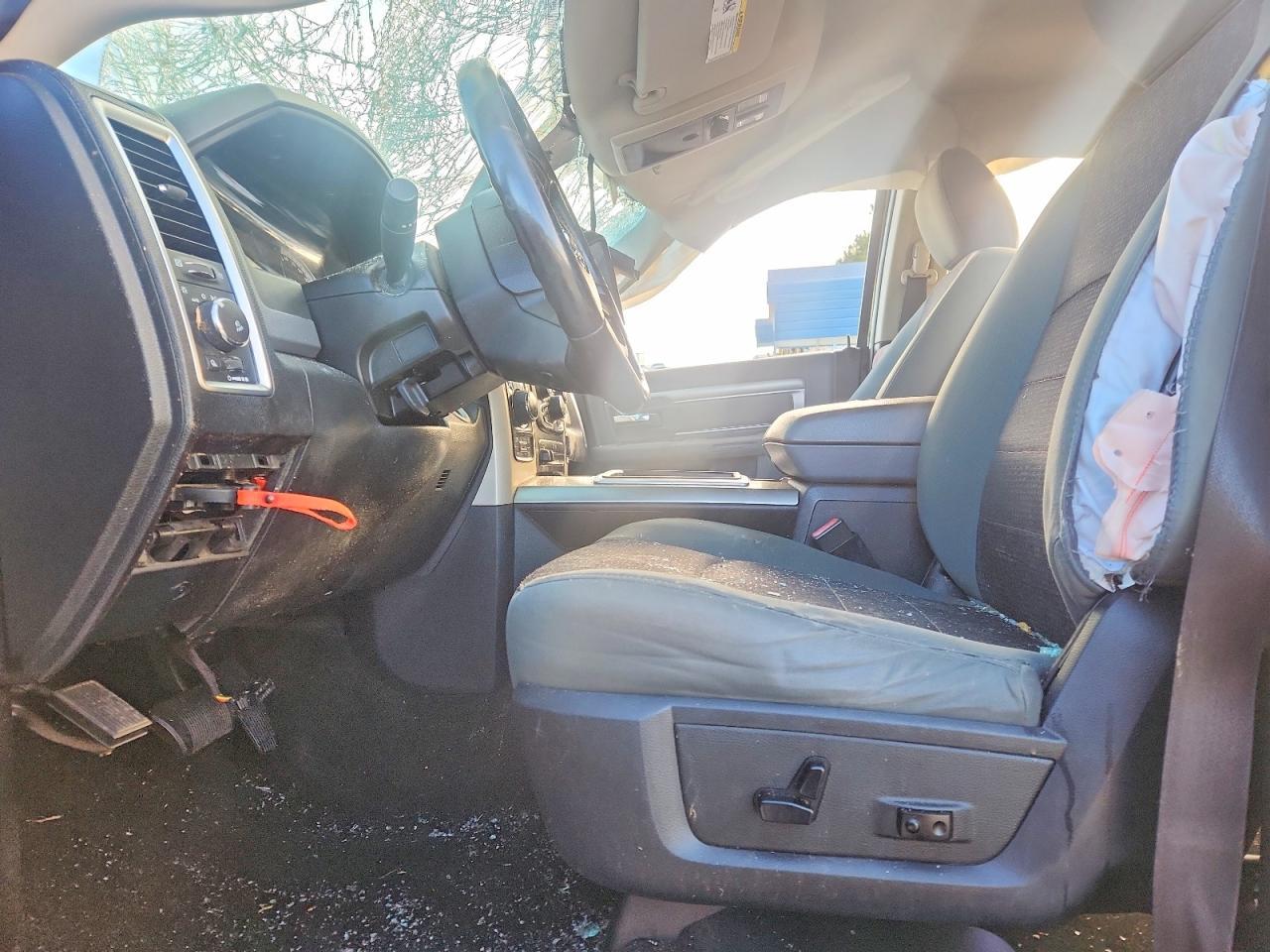 2015 Dodge RAM 1500 SLT