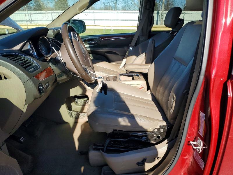 2016 Chrysler Town & Country Touring l