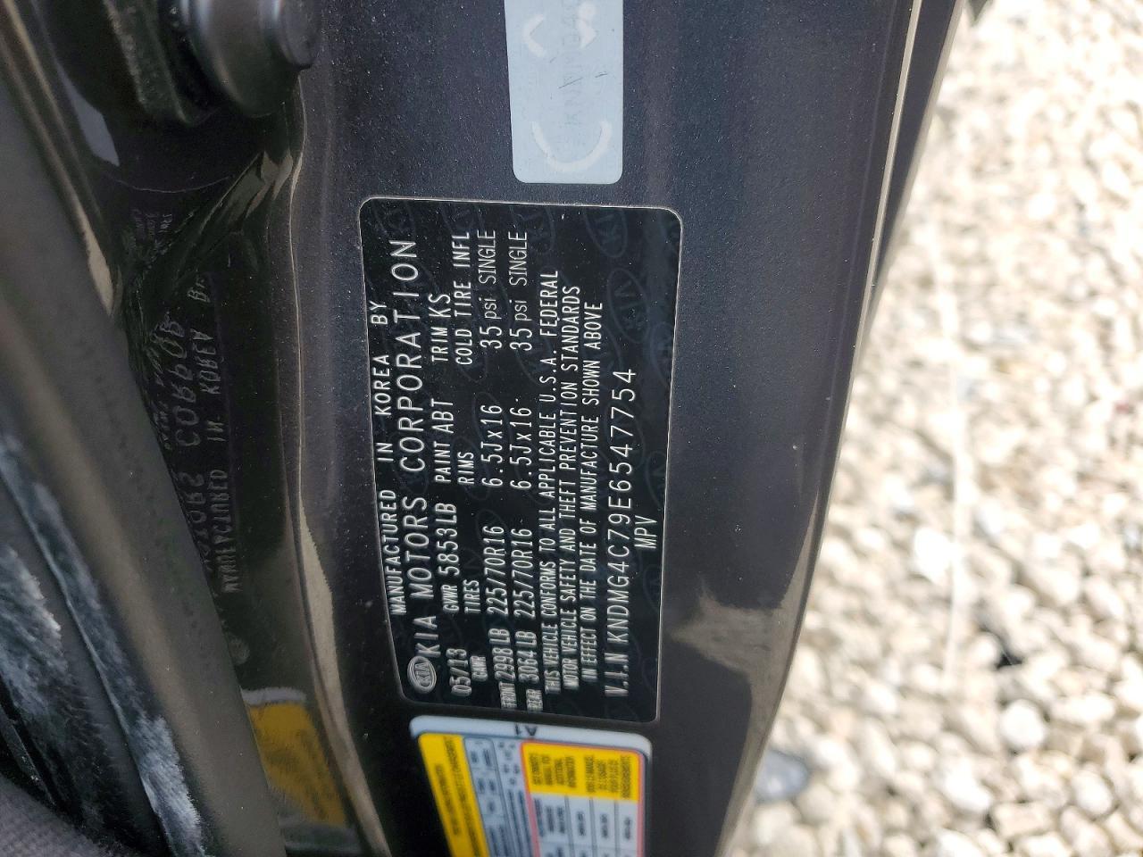 2014 KIA Sedona lx