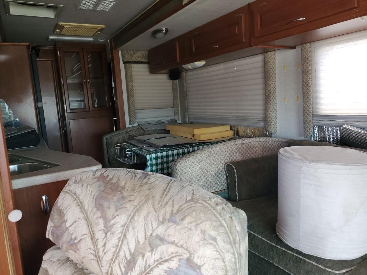 2004 Workhorse Custom Chassis Motorhome Chassis W22