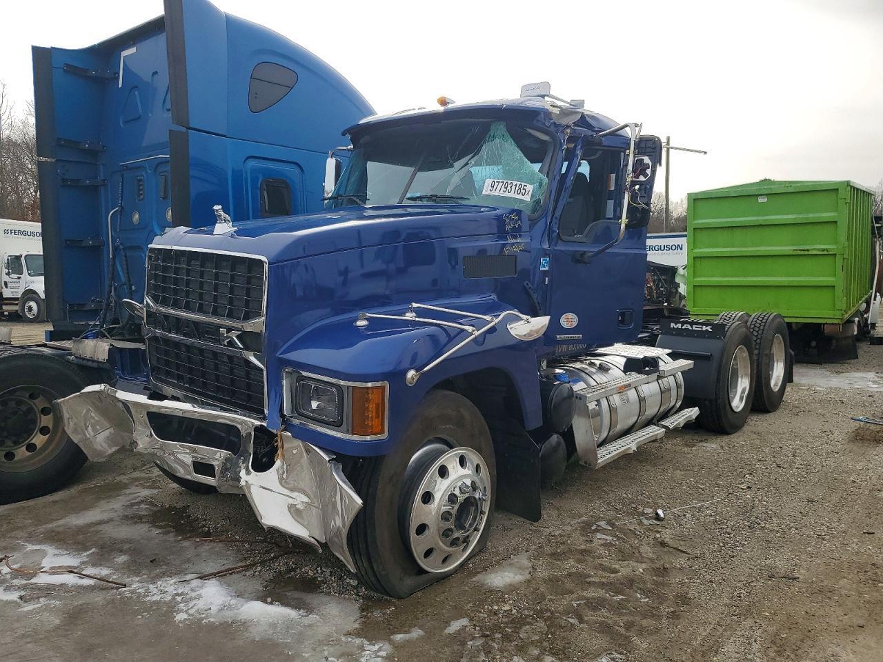 2026 Mack Pinnacle Semi Truck