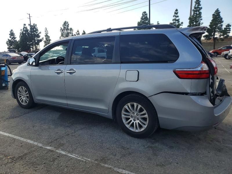 2016 Toyota Sienna xle