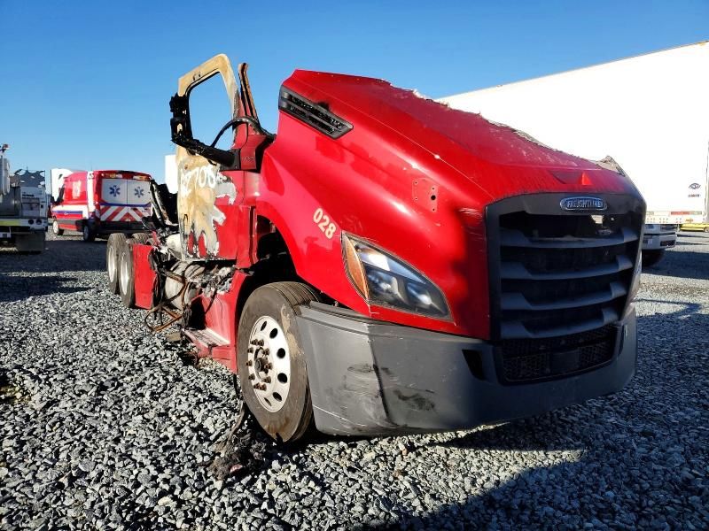 2020 Freightliner Cascadia 126 Semi Truck