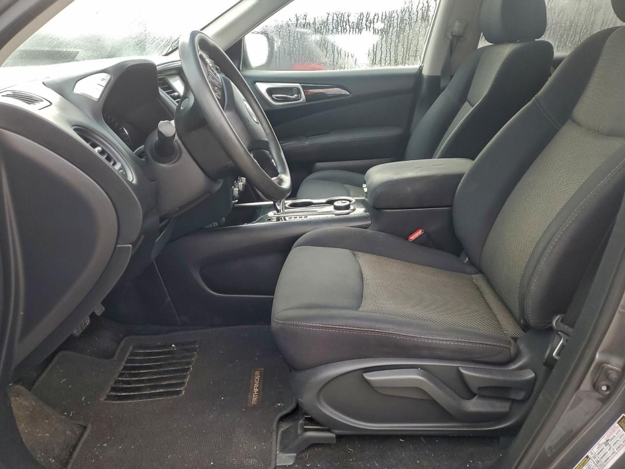 2017 Nissan Pathfinder s