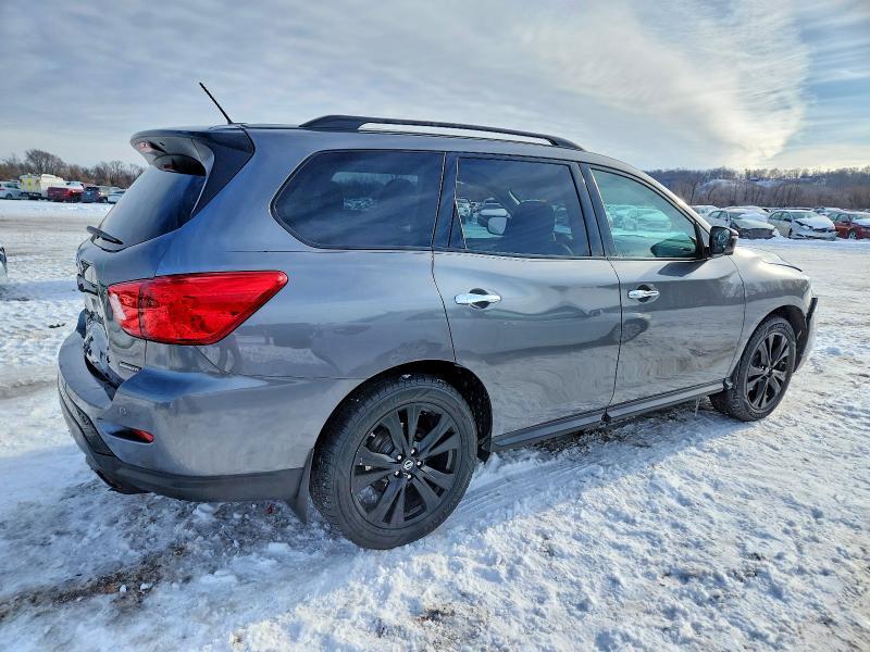 2018 Nissan Pathfinder s