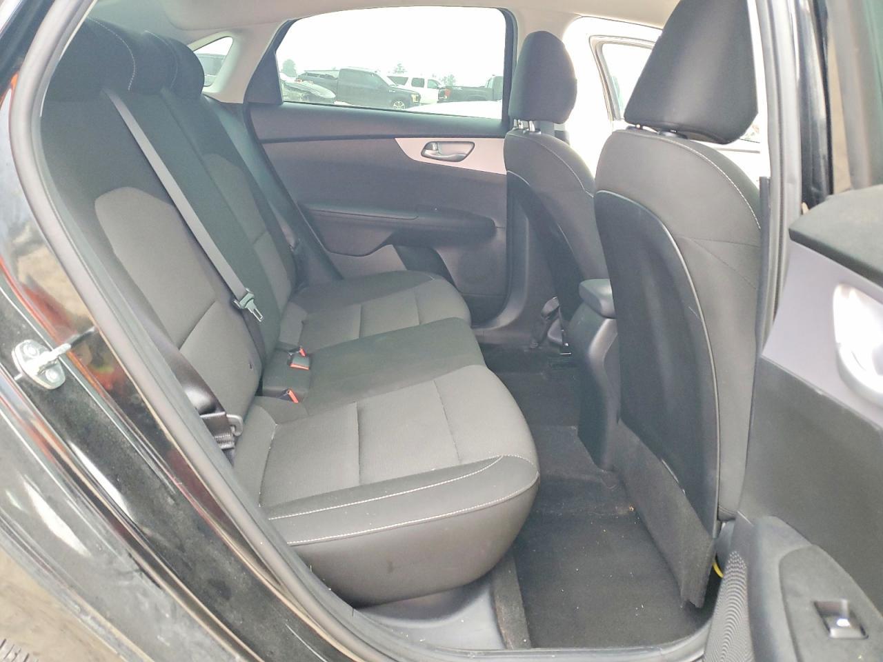 2024 KIA Forte lx