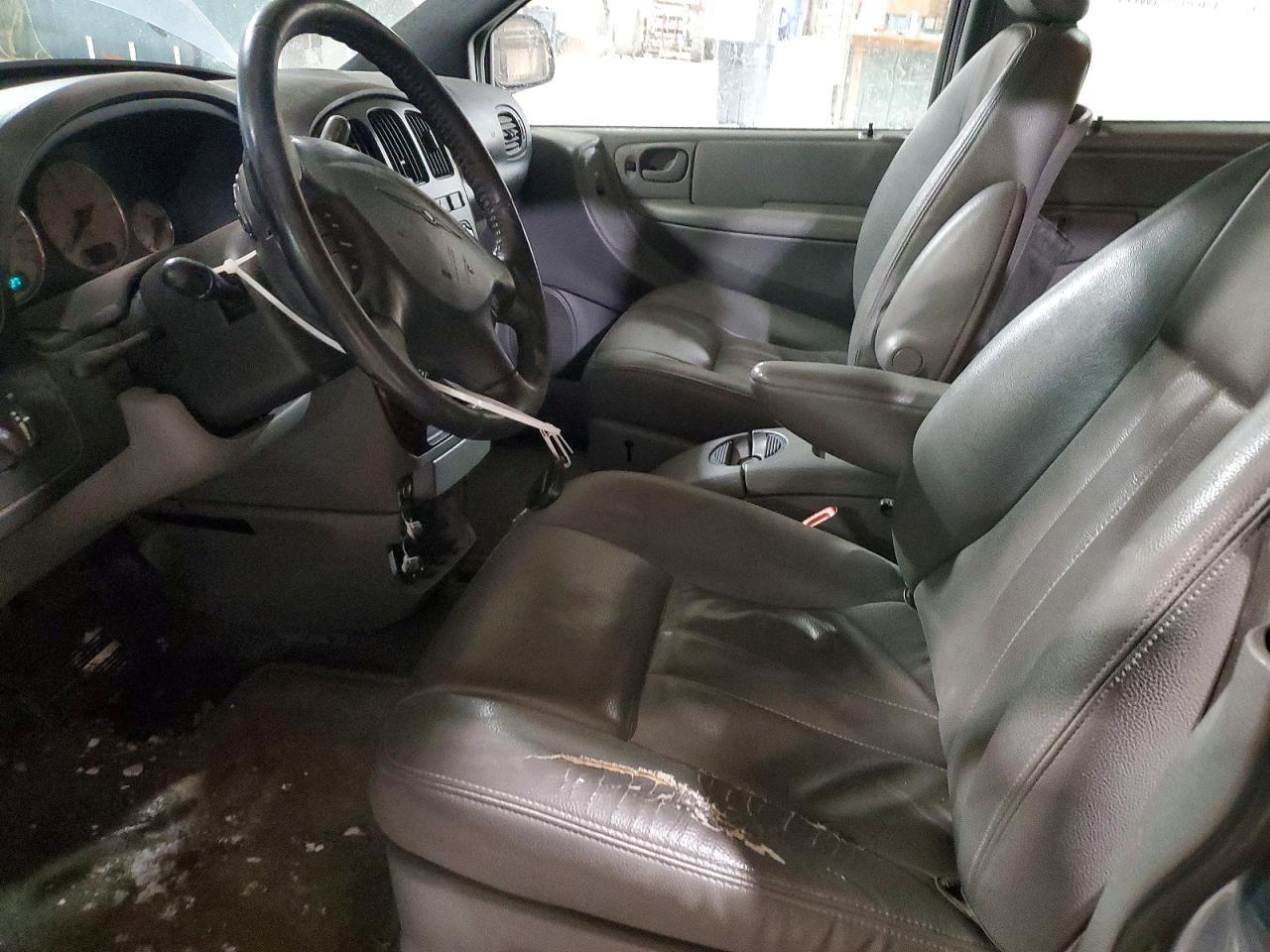 2004 Chrysler Town & Country Touring