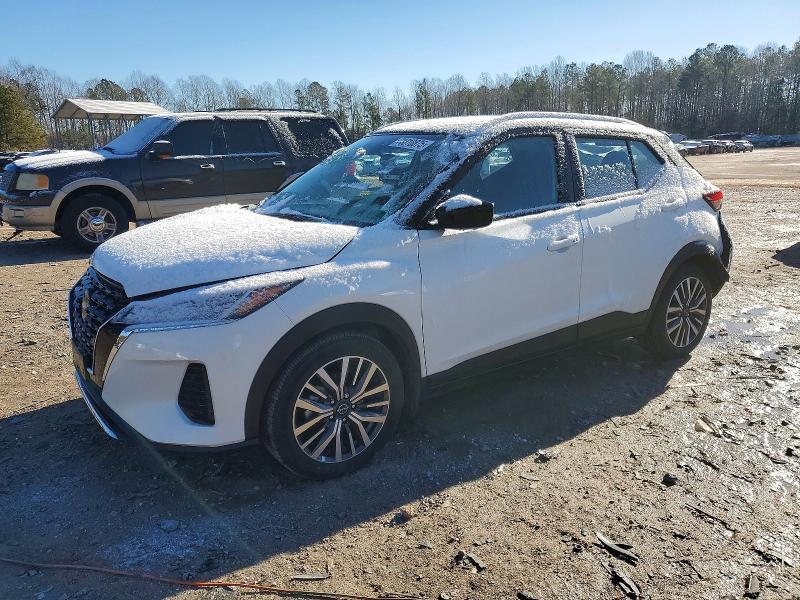 2023 Nissan Kicks sv