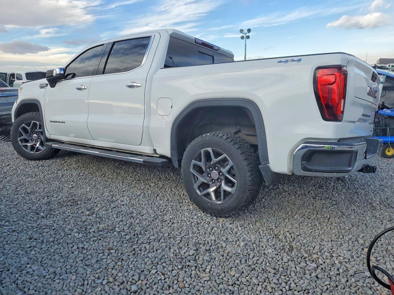 2022 GMC Sierra K1500 slt