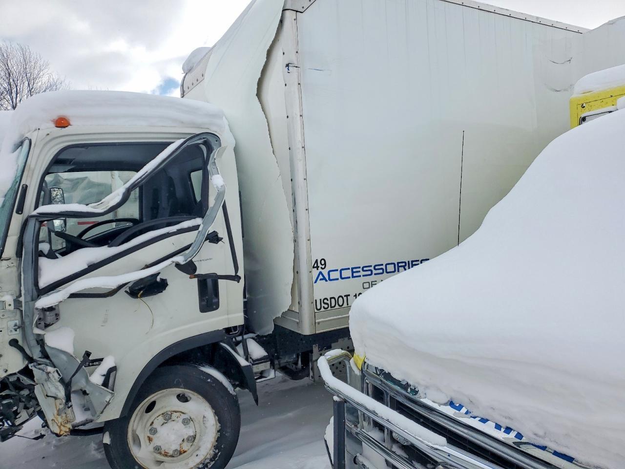2024 Isuzu NPR HD