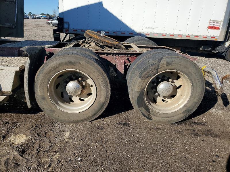 2005 Freightliner Coronado Semi Truck