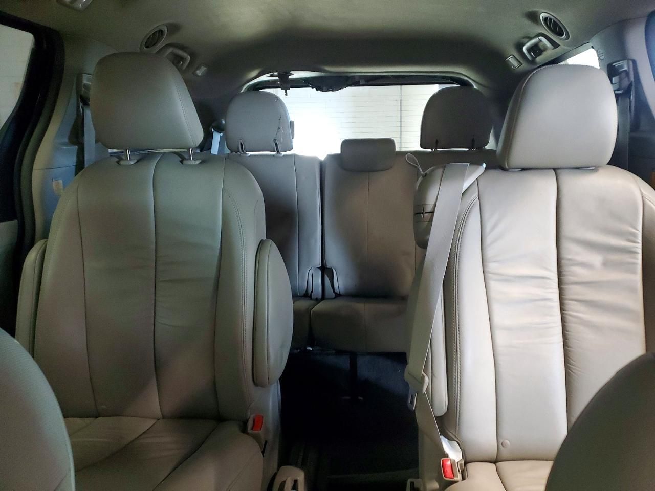 2011 Toyota Sienna xle