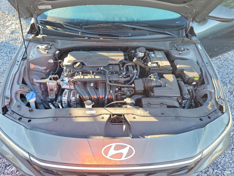 2025 Hyundai Elantra se