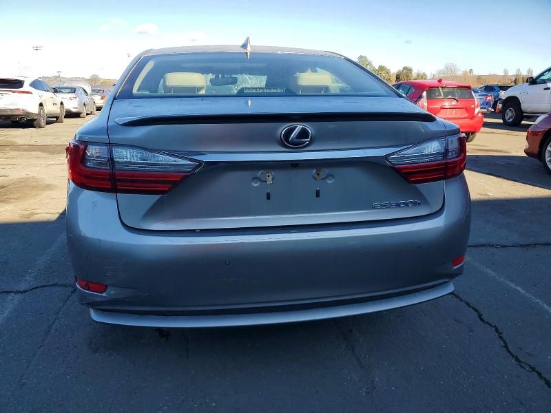 2016 Lexus Es 300h