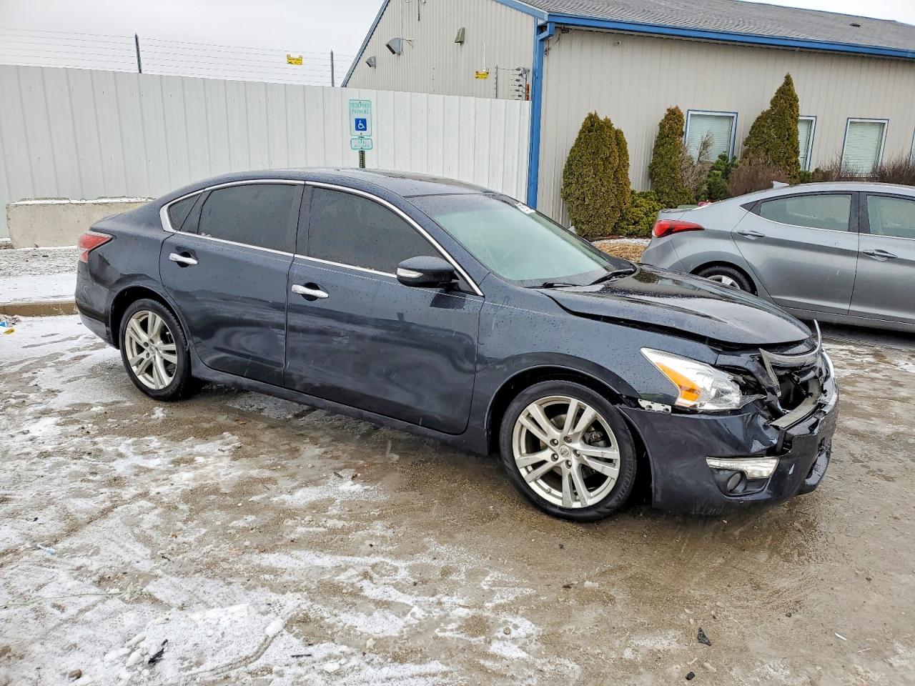 2015 Niss Altima 3.5s