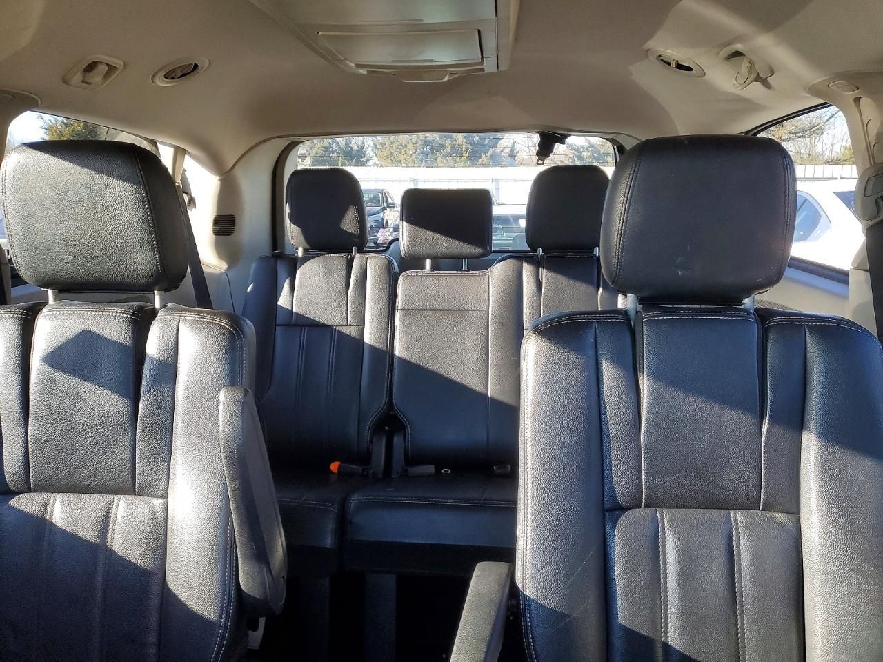 2014 Chrysler Town & Country Touring