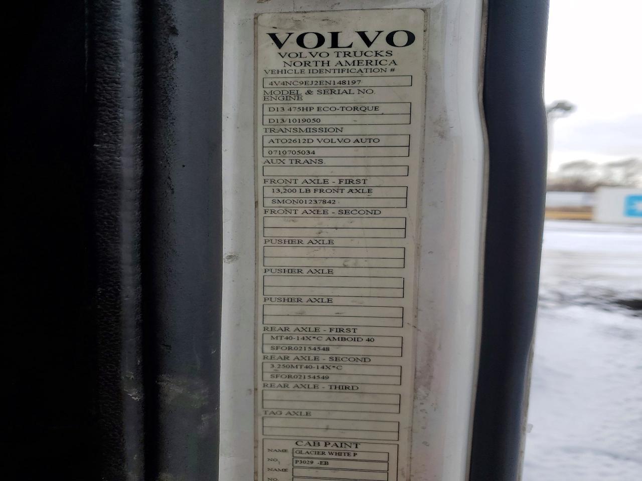 2014 Volvo VNL Semi Truck