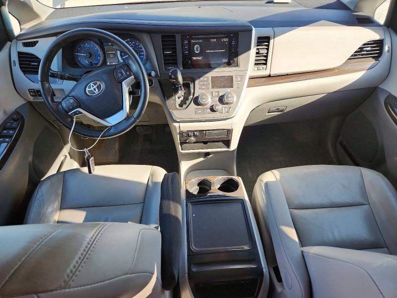2015 Toyota Sienna xle