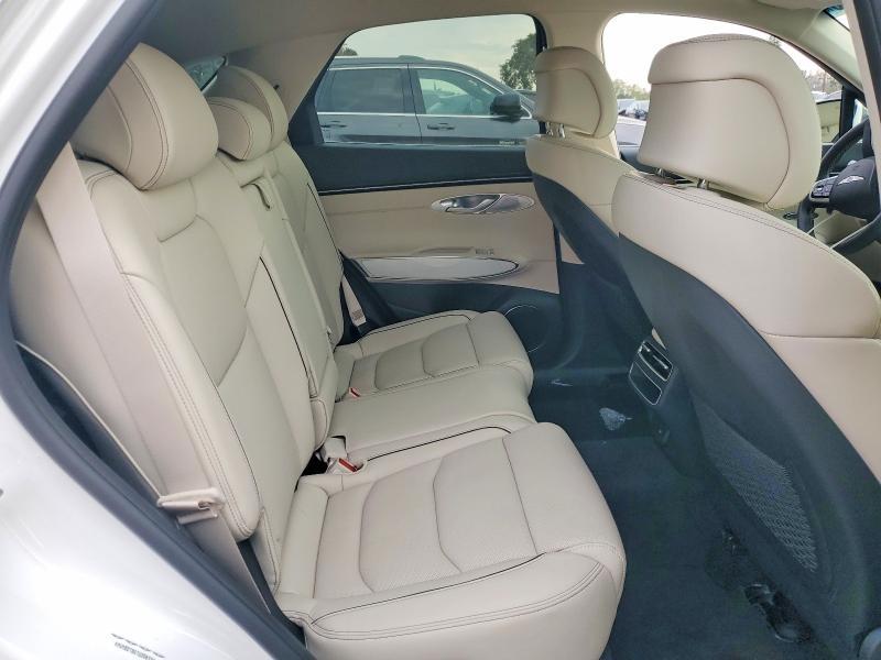 2026 Genesis Gv70