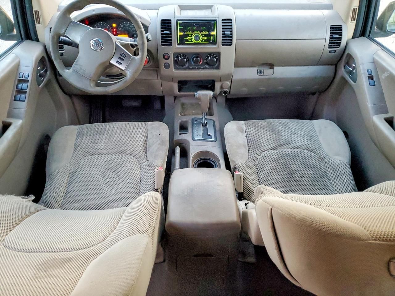 2008 Nissan Frontier Crew cab le