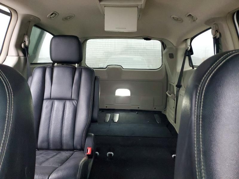 2012 Chrysler Town & Country Touring