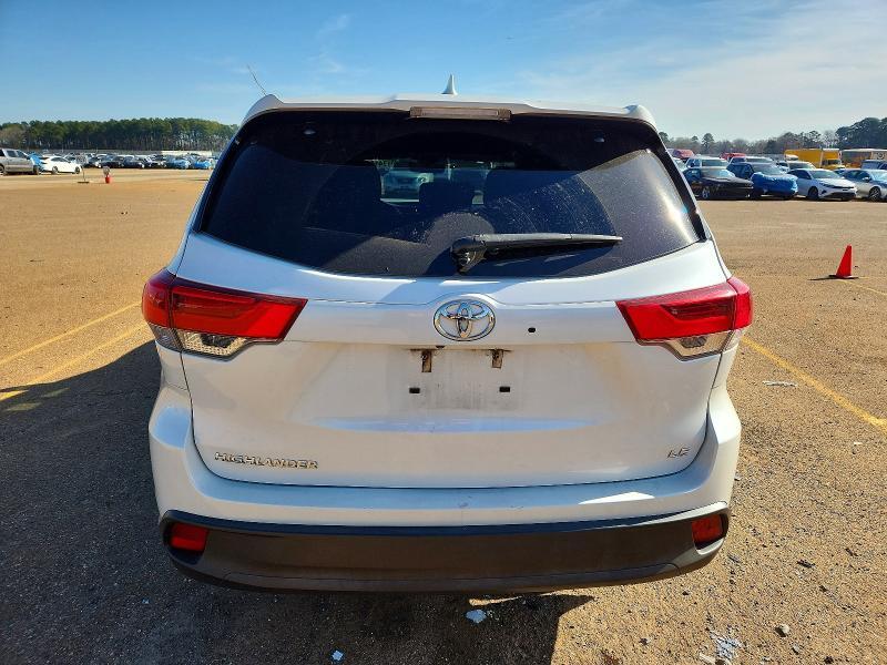 2019 Toyota Highlander le