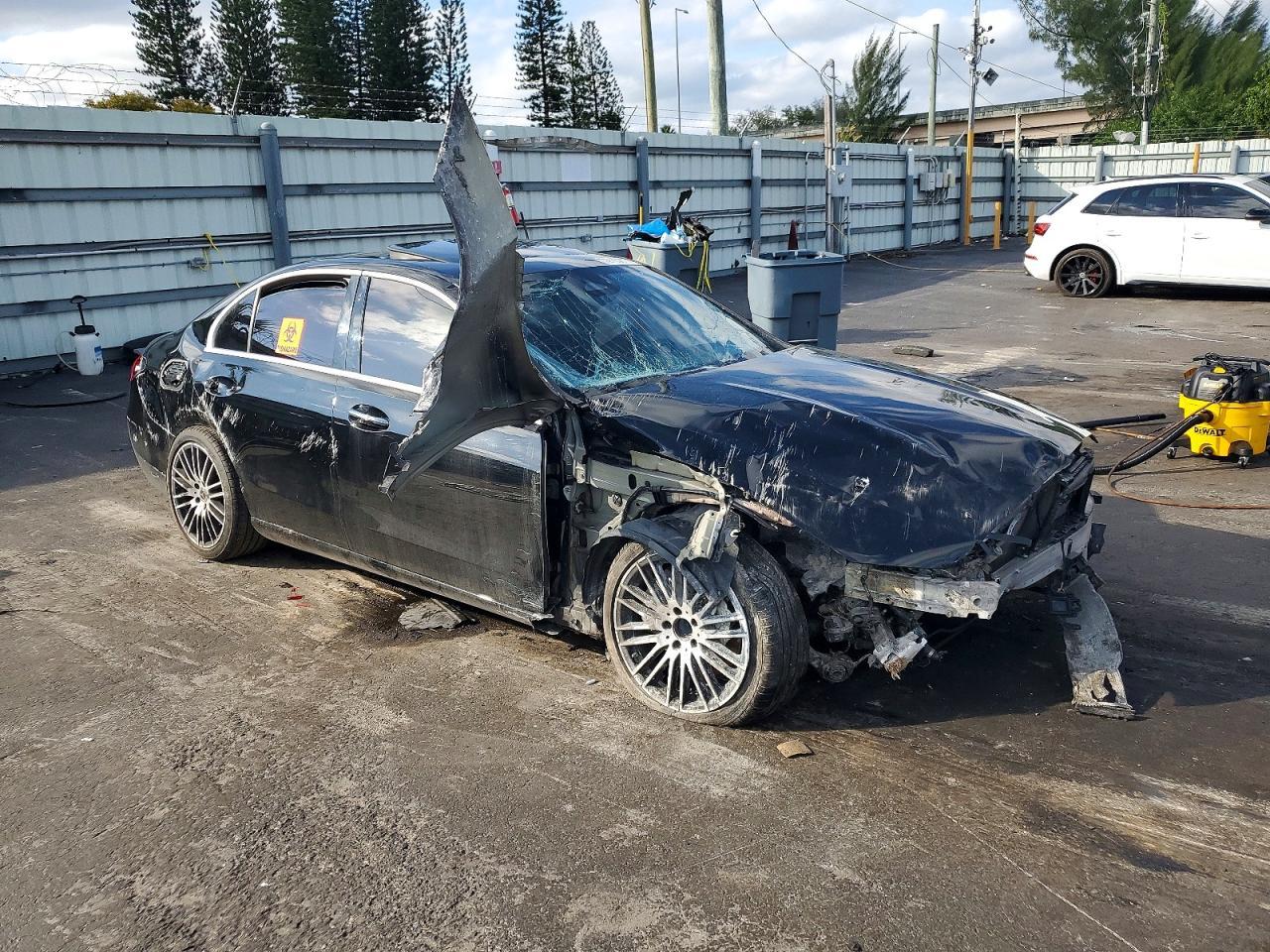 2022 Mercedes-Benz C300