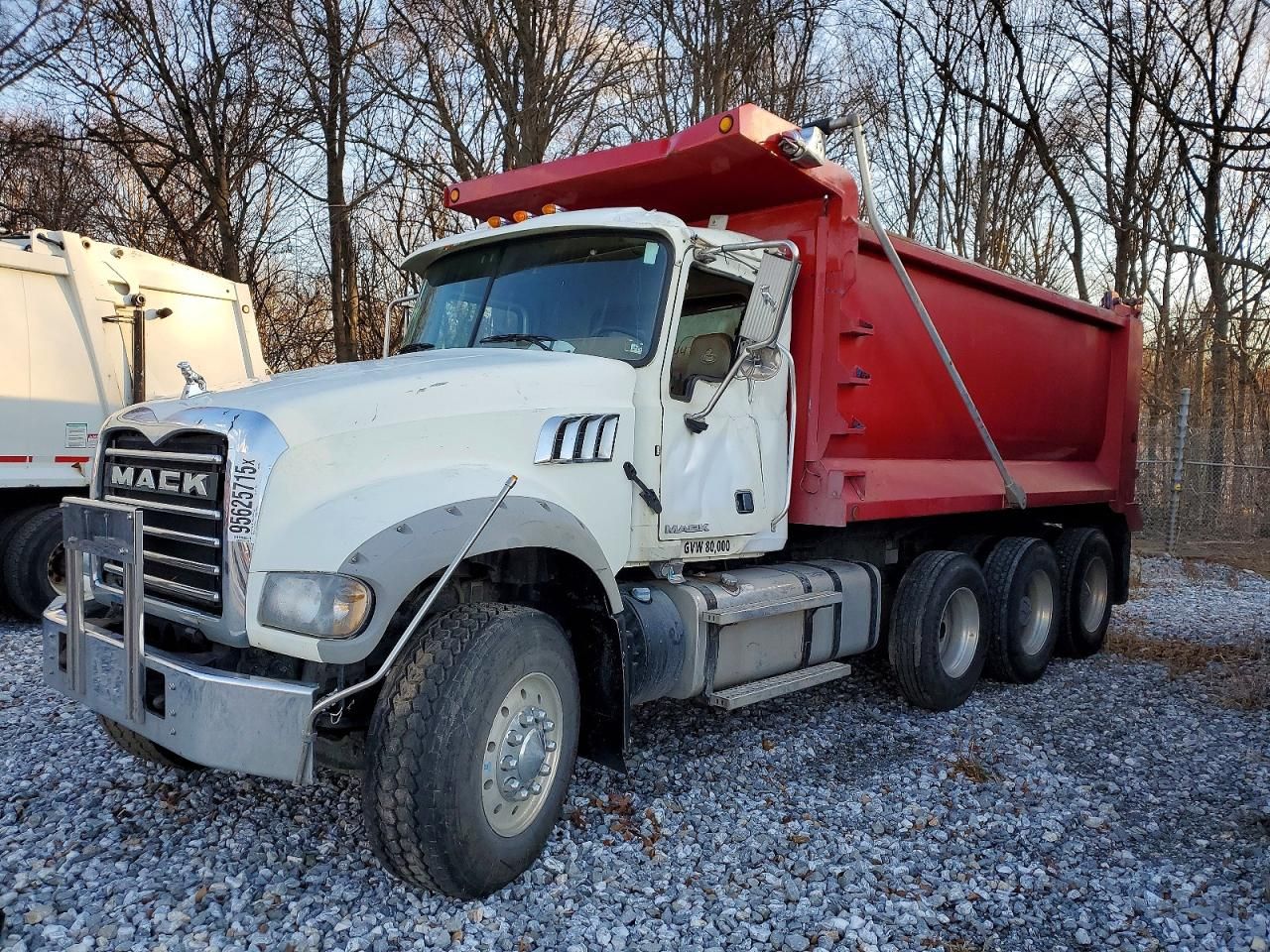 2016 Mack 700 Gu700