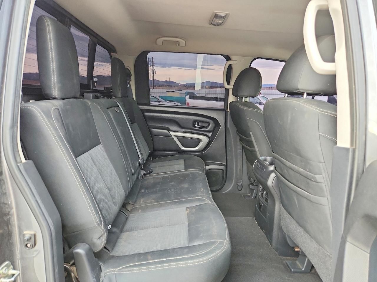 2017 Nissan Titan xd sl