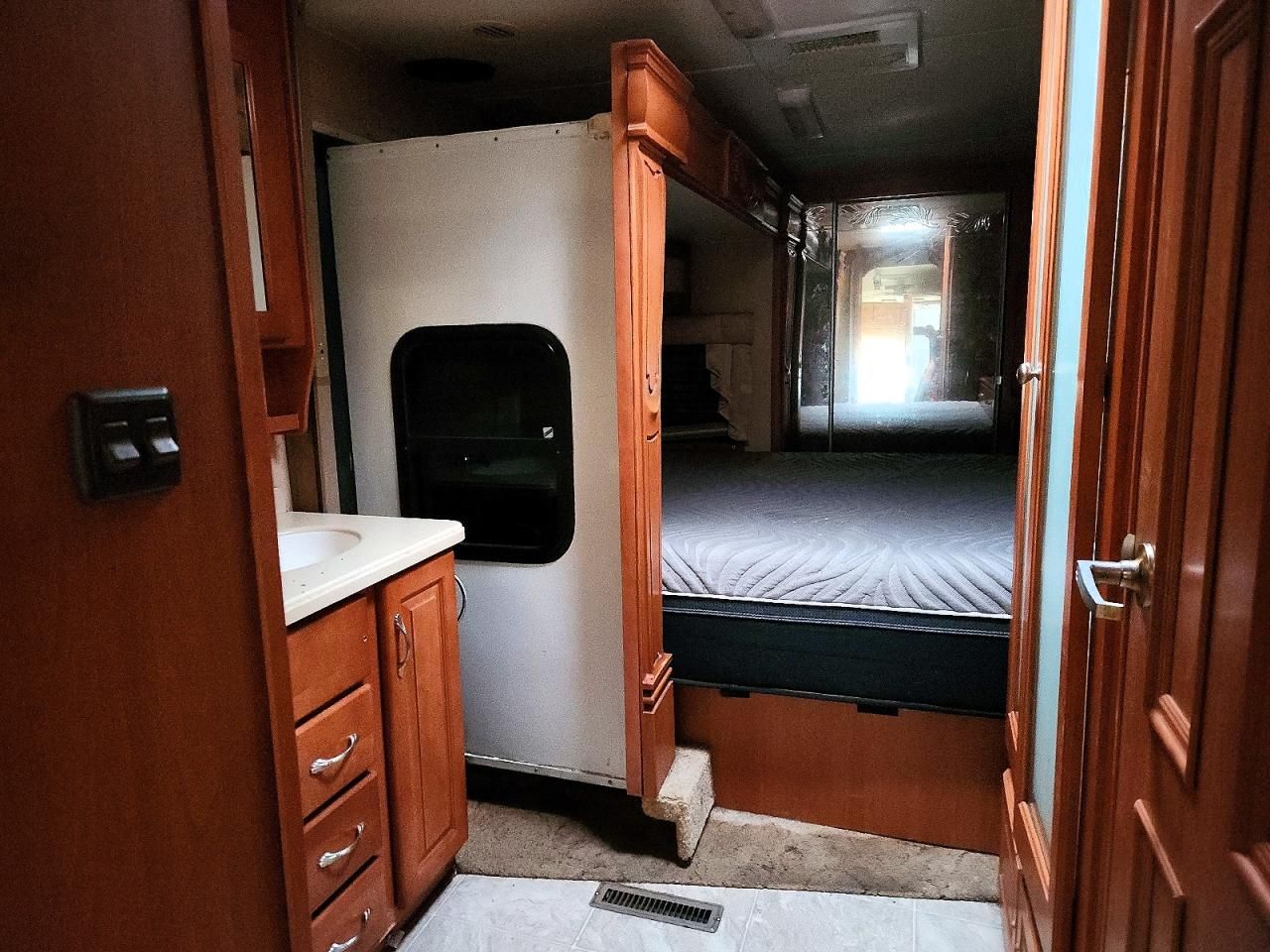 2007 Dxdg Mobile Suites