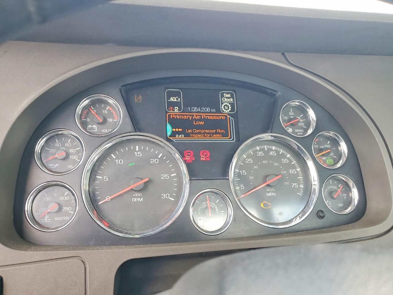 2016 Kenworth T680 Semi Truck