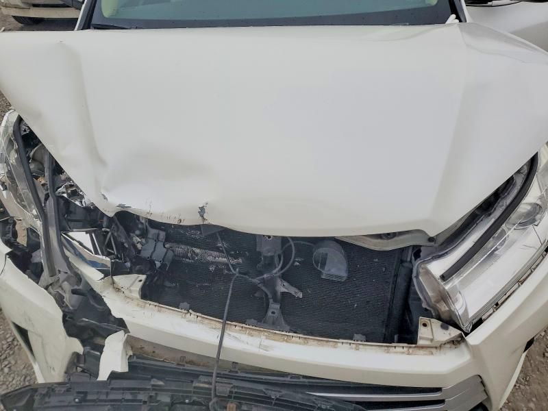 2017 Toyota Highlander se