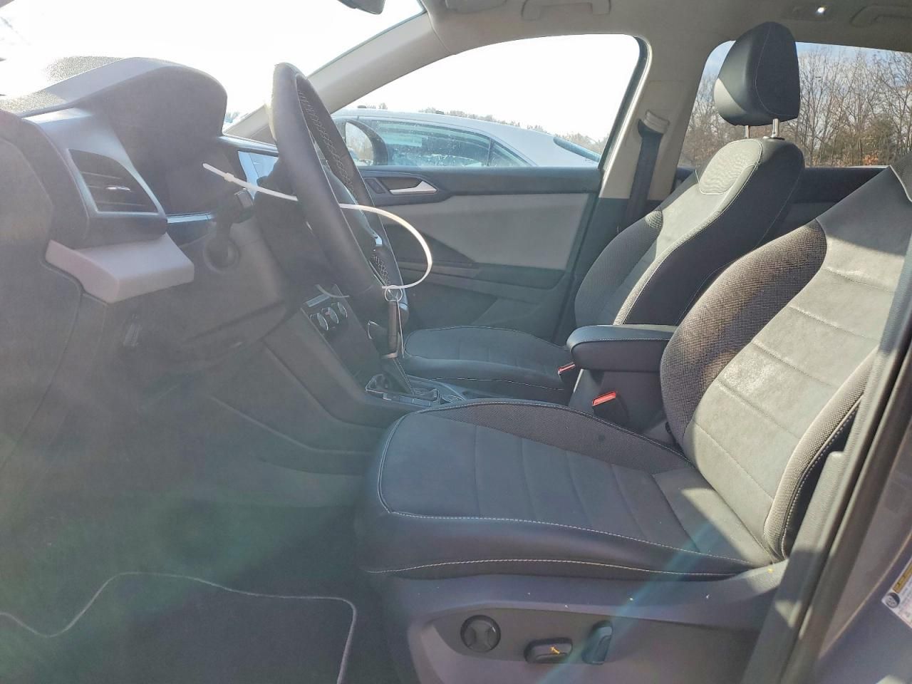 2023 Volkswagen Taos se