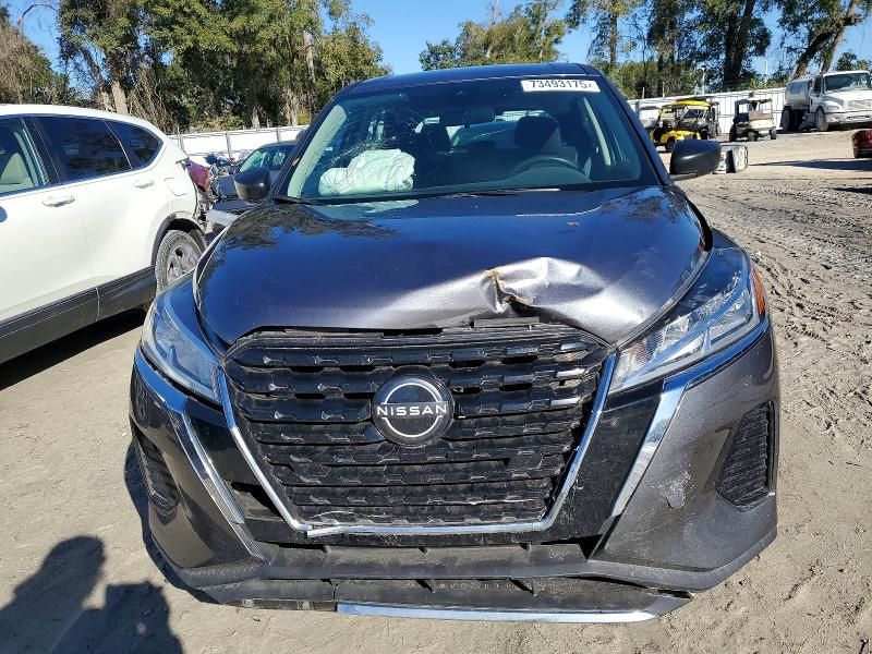 2022 Nissan Kicks s