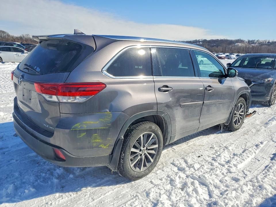2019 Toyota Highlander se