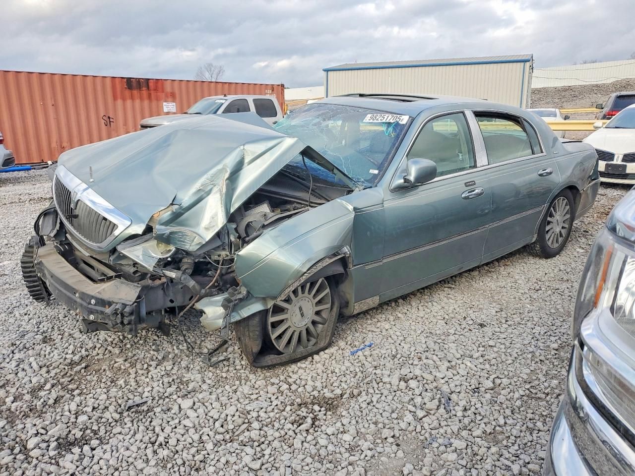 2003 Lincoln Town car Signature