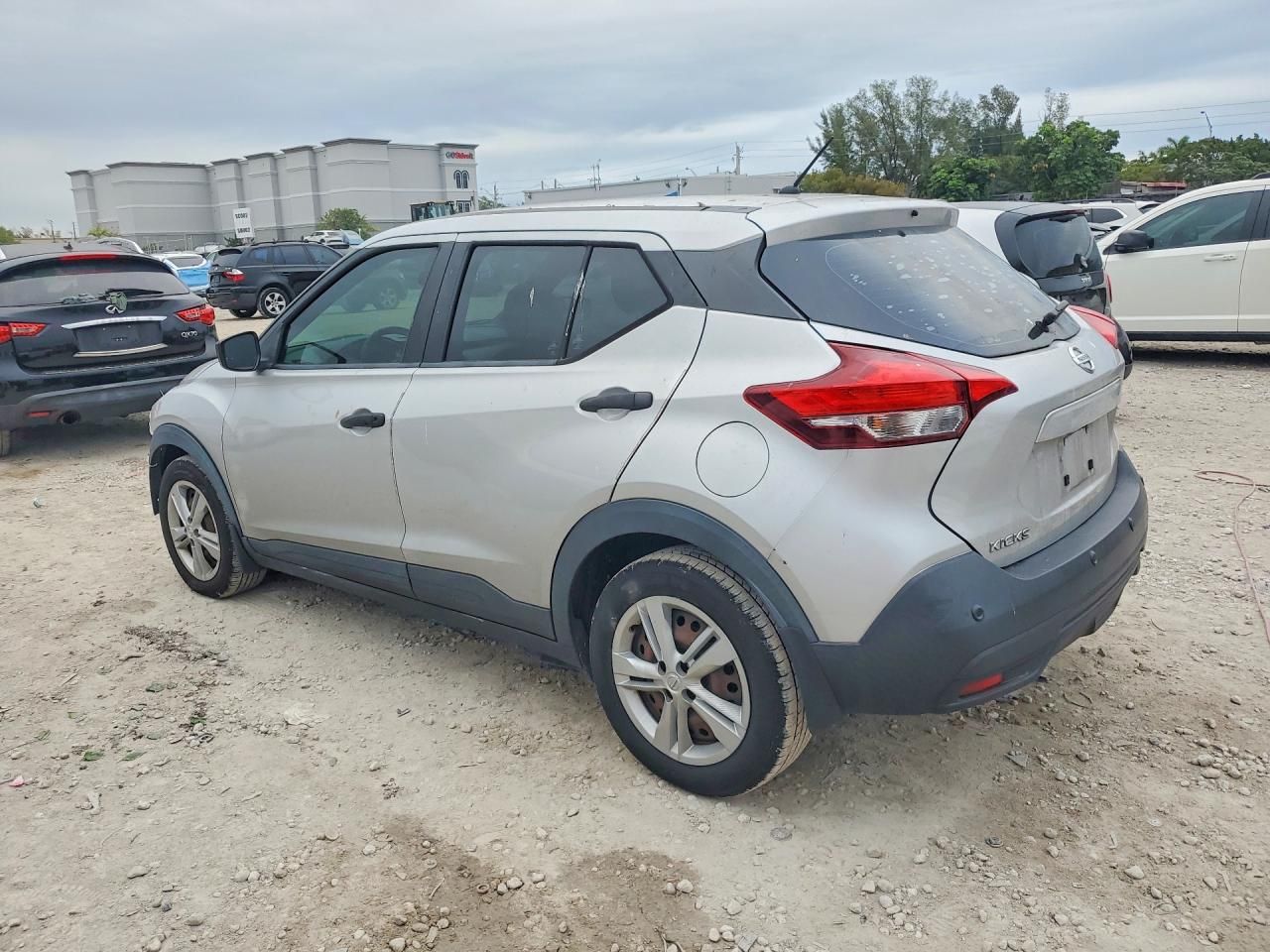 2020 Nissan Kicks s