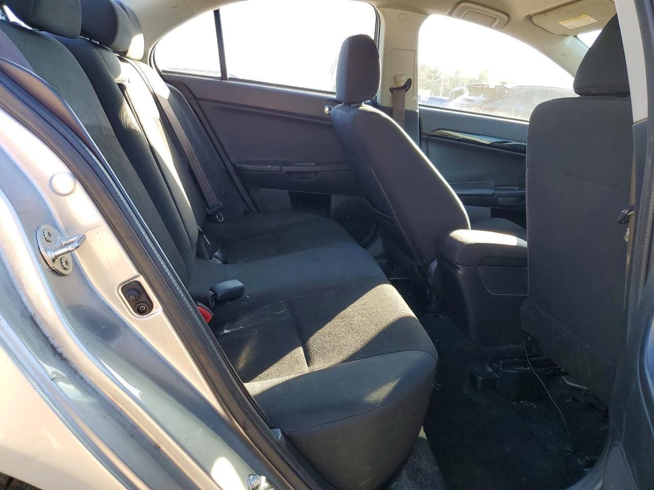 2017 Mitsubishi Lancer es