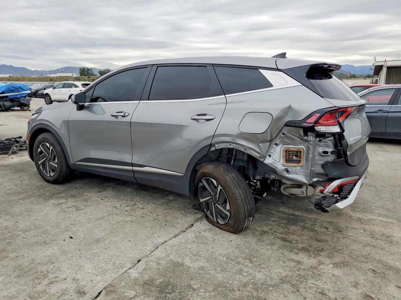 2025 KIA Sportage lx