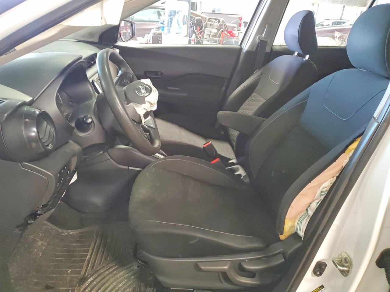 2021 Nissan Kicks s