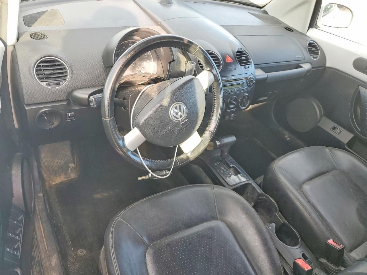 2009 Volkswagen New Beetle s