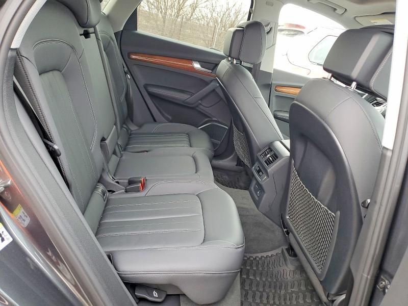 2022 Audi Q5 Premium Plus 45