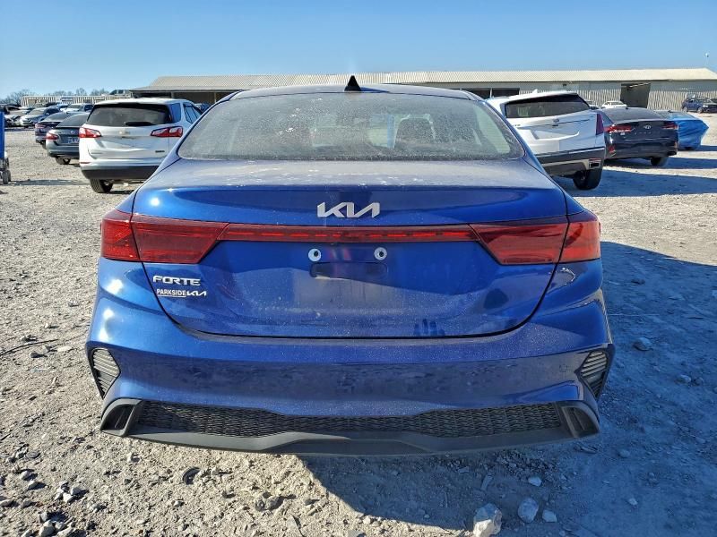 2023 KIA Forte lx