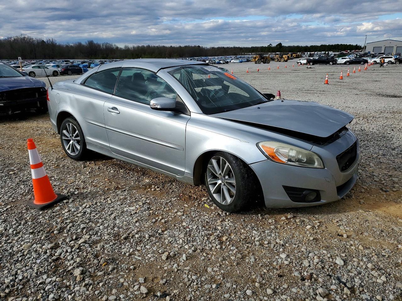 2011 Volvo C70 T5