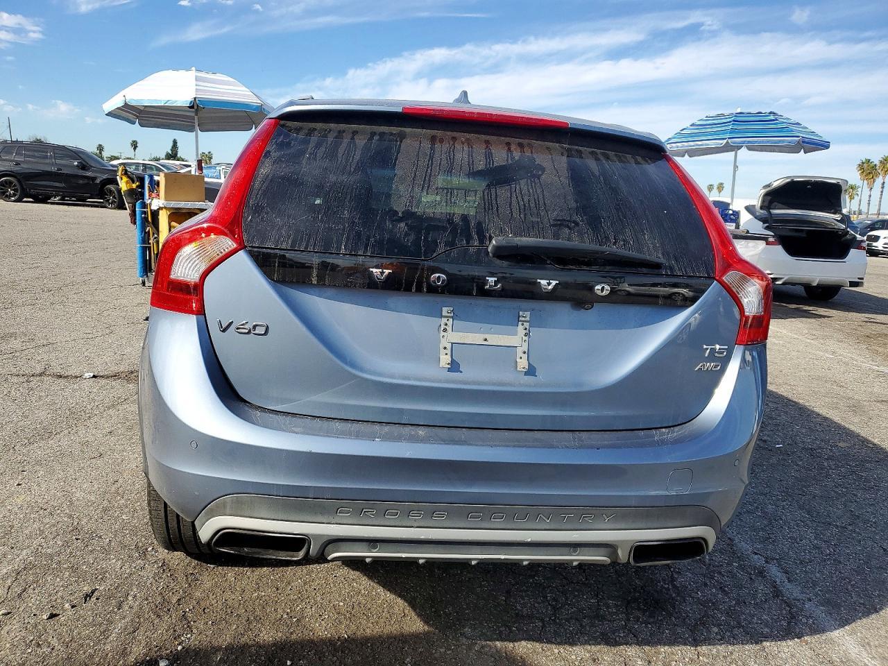 2018 Volvo V60 Cross Country Premier