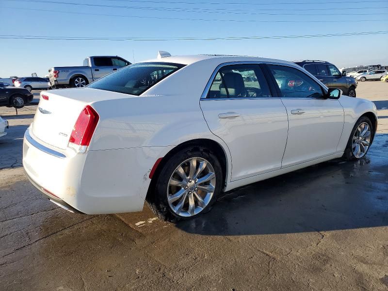 2016 Chrysler 300 Limited