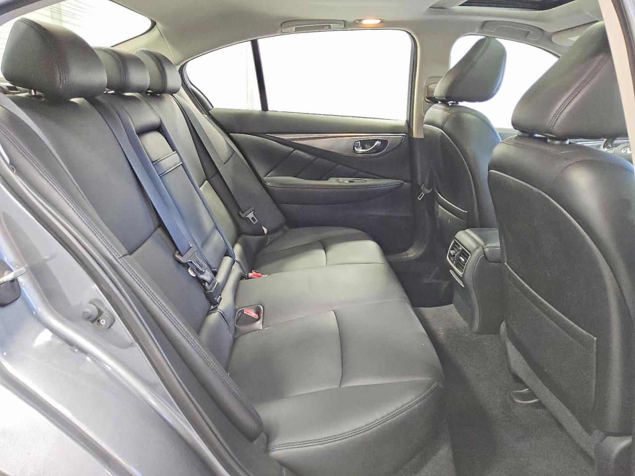 2016 Infiniti Q50 Premium